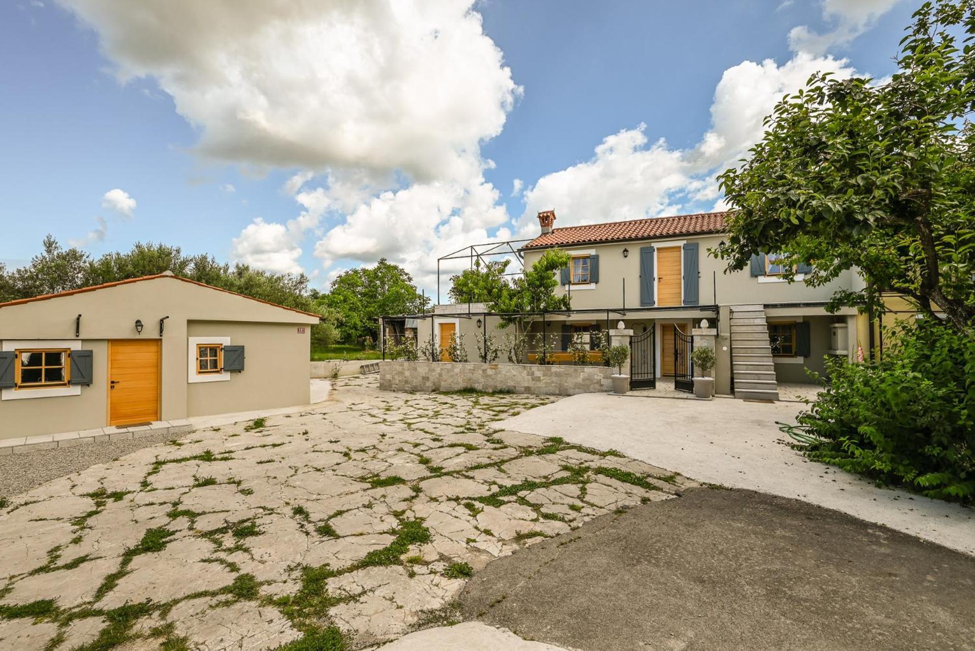 Medanni - Boutique House In Nature With Pool Izola Exterior photo