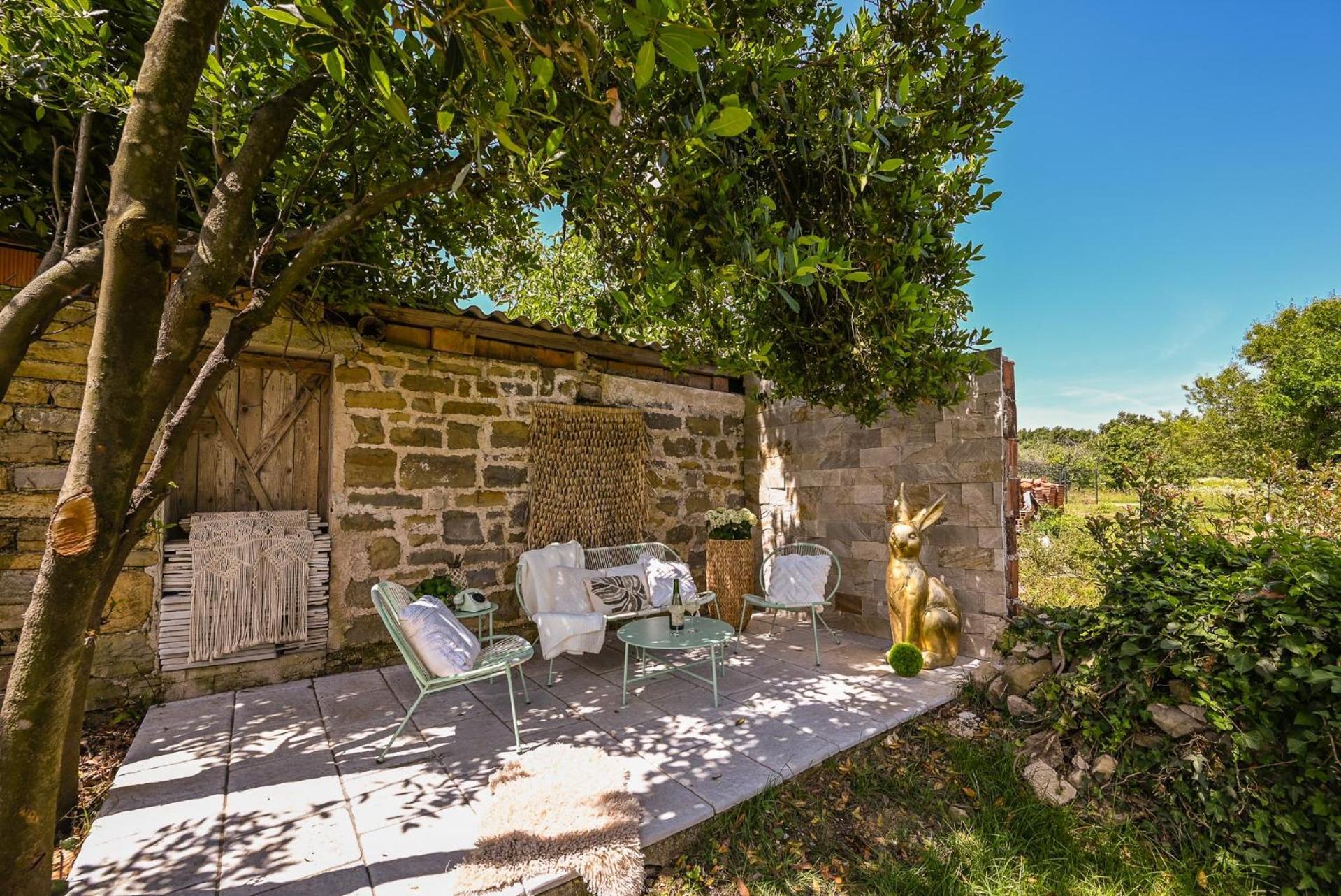 Medanni - Boutique House In Nature With Pool Izola Exterior photo